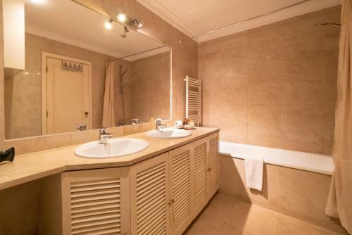 Chiado Apartments
