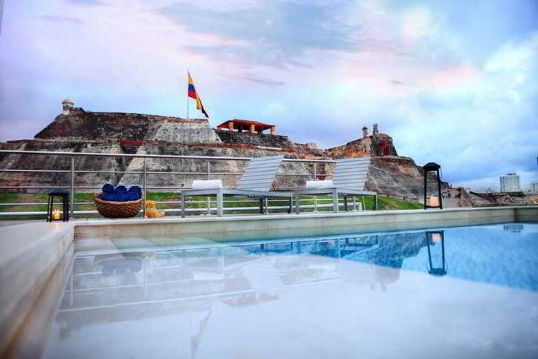 Hotel San Lazaro Art Style