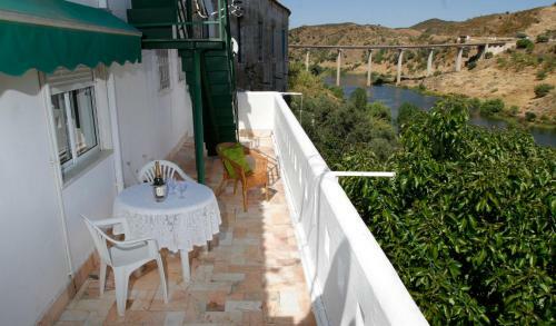 Hostal Alojamentos Oasis