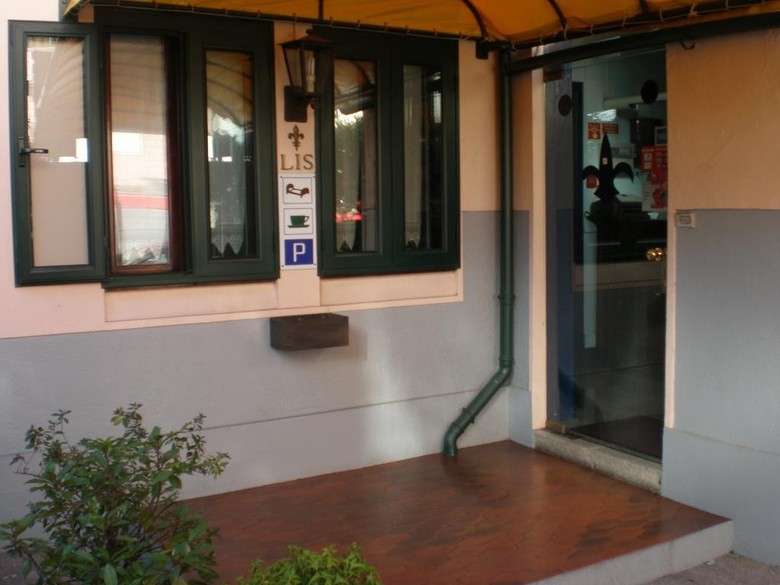 Residencia Lis B&B And Parking