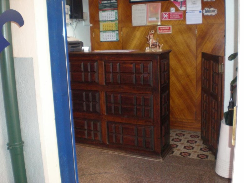 Residencia Lis B&B And Parking
