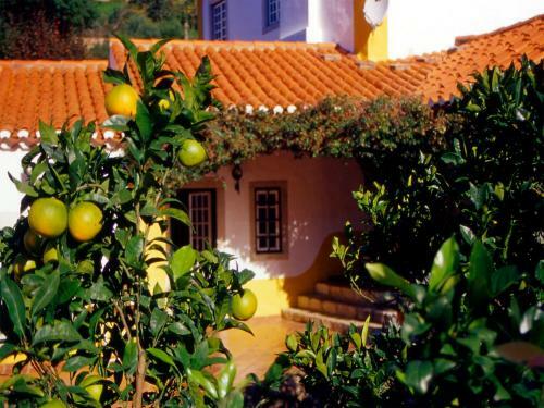 Hostal Quinta Do Rio Touro