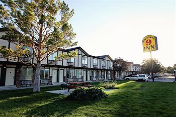 Motel National 9 Inn Price