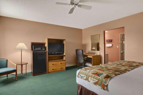 Hotel Baymont Inn & Suites - Sullivan