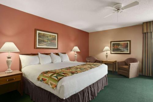 Hotel Baymont Inn & Suites - Sullivan