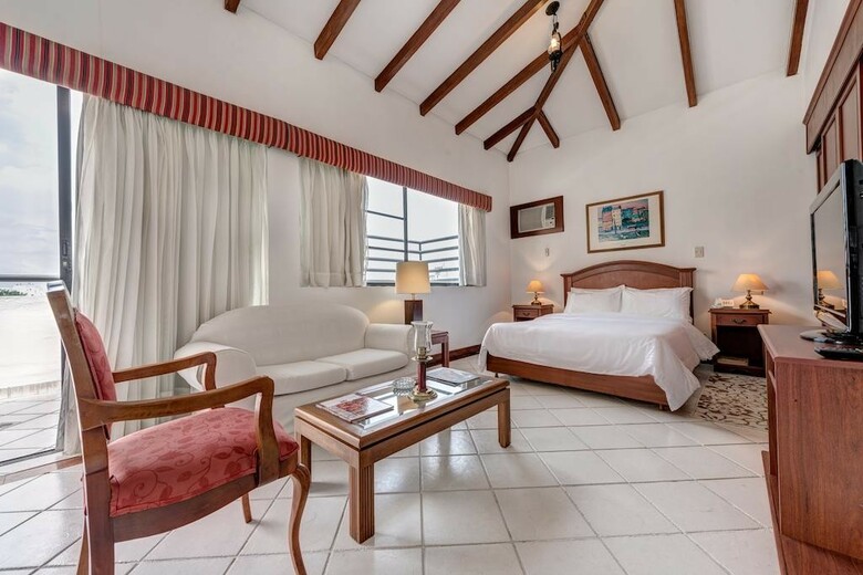 Hotel Travelers Suites Juanamb�