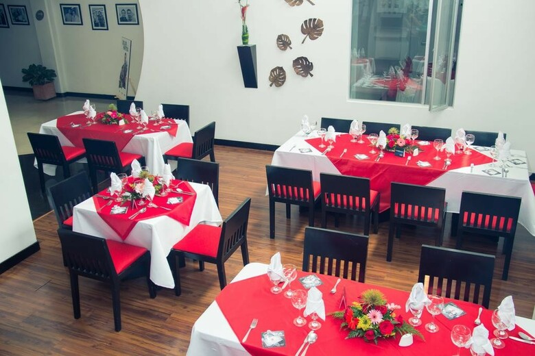La Rivera Hotel