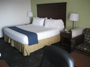 Holiday Inn Express Hotel & Suites Morehead City