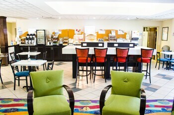 Holiday Inn Express Hotel & Suites Morehead City
