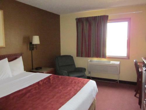 Hotel Americinn West Bend