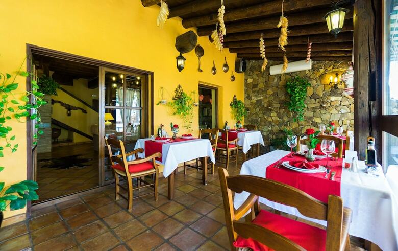 Hostal Posada Los Cantaros