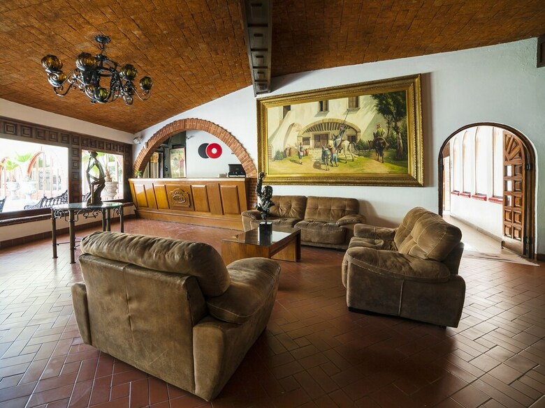 Hotel La Mansi�n Del Quijote