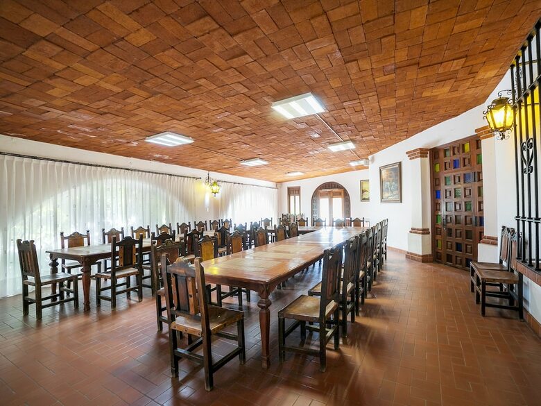 Hotel La Mansi�n Del Quijote