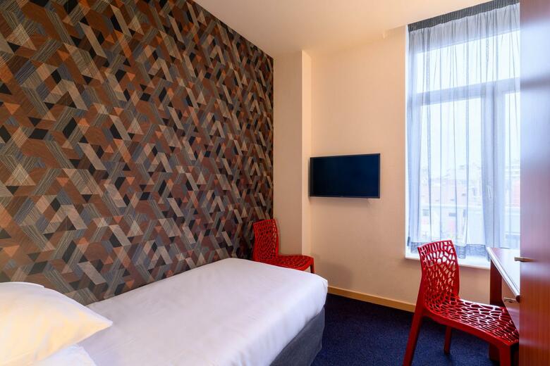 Aris Grand Place Hotel