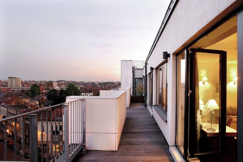 Le Chatelain Hotel