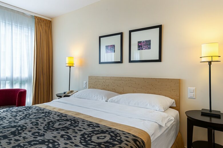 Hotel Jade Manotel