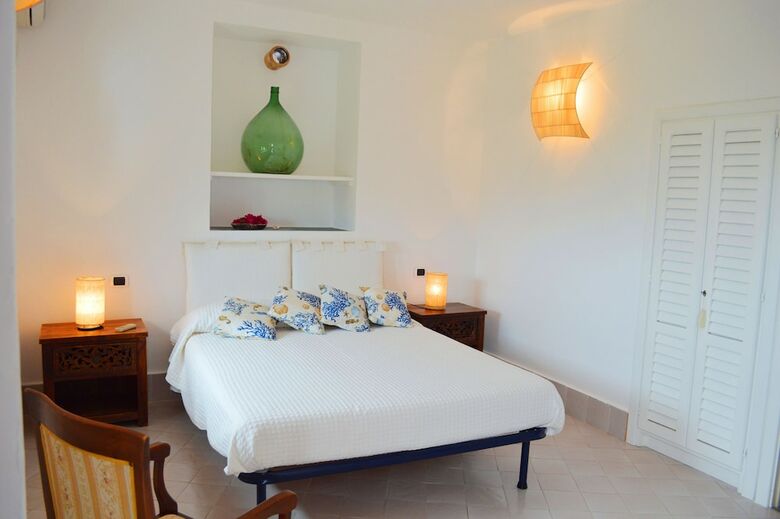 Hostal Dependance La Caletta