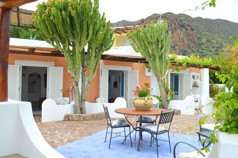 Hostal Dependance La Caletta