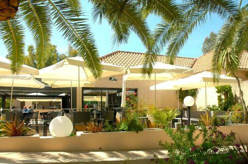 Hotel Camping La Pin�de