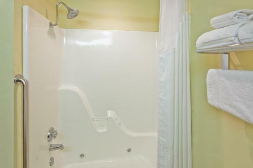 Hotel Holiday Inn Express & Suites