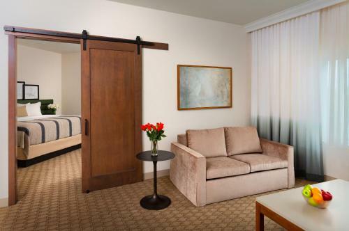Country Springs Hotel - Pewaukee