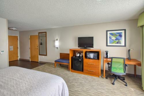 Holiday Inn Express Hotel & Suites Raleigh North - Wake Forest