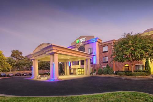 Holiday Inn Express Hotel & Suites Raleigh North - Wake Forest