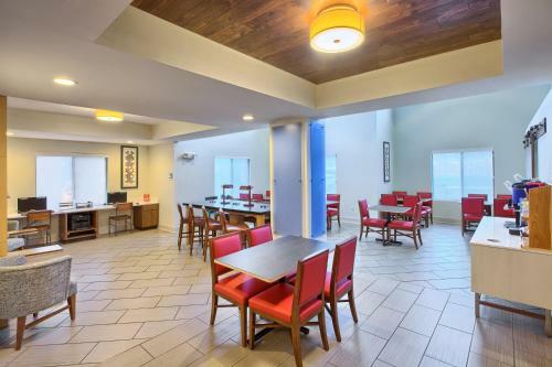 Holiday Inn Express Hotel & Suites Raleigh North - Wake Forest