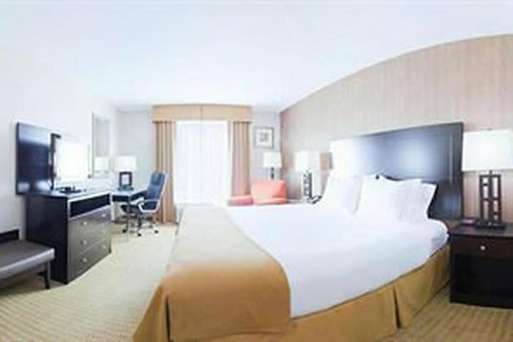 Holiday Inn Express Hotel & Suites Lebanon