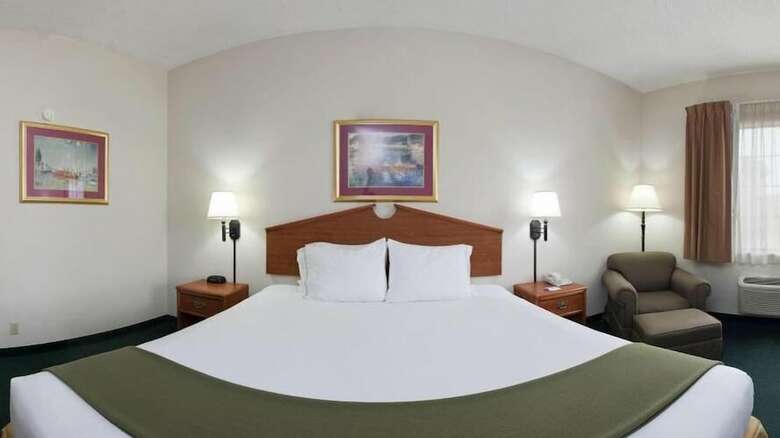 Holiday Inn Express Hotel & Suites Vinita