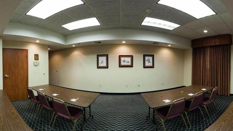 Holiday Inn Express Hotel & Suites Vinita