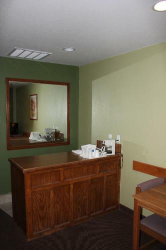 Motel Oak Hill Inn And Suites