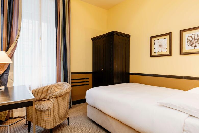 Opera Hotel