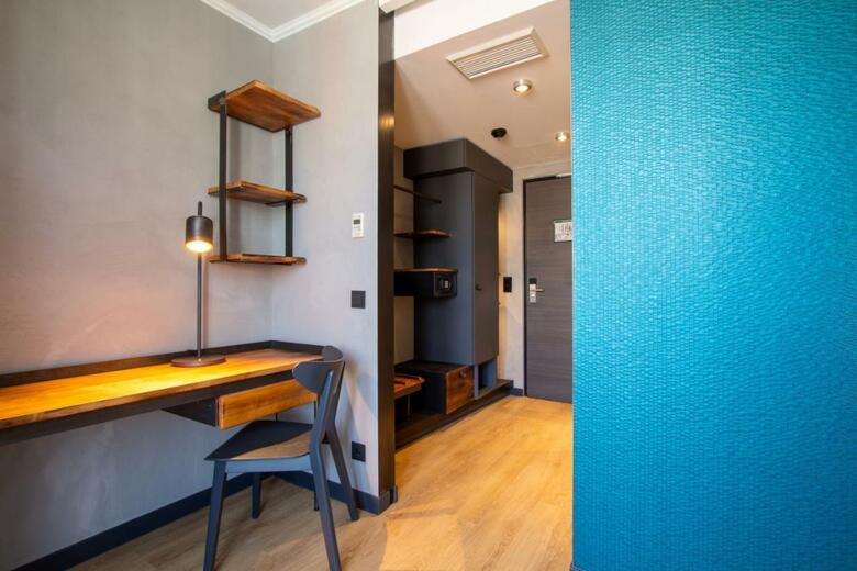 Uns�ld's Factory Hotel