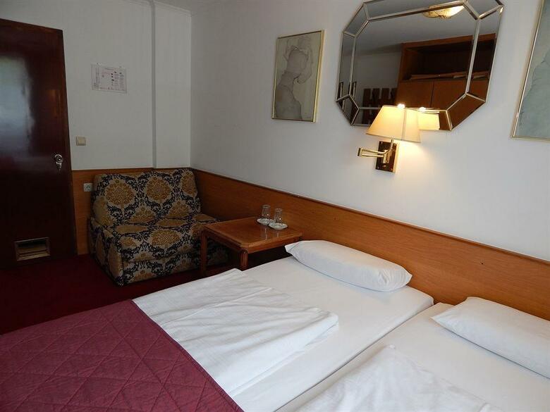 Montree Hotel