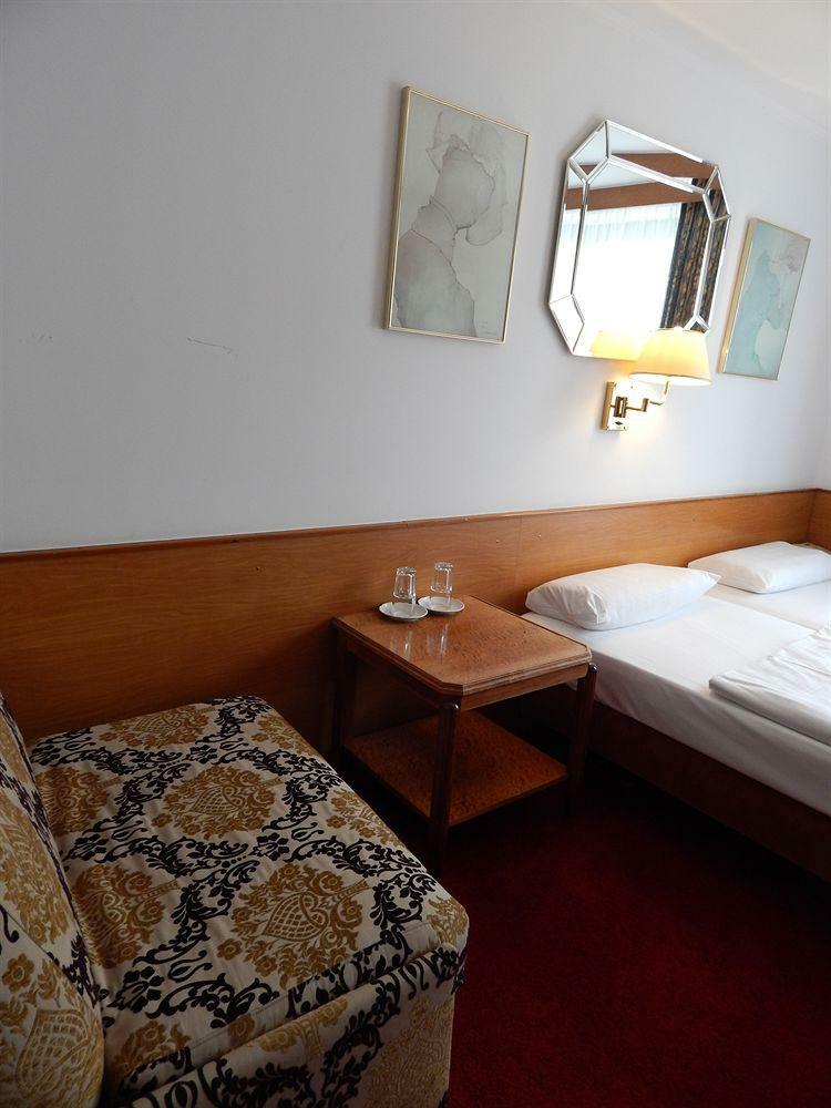 Montree Hotel