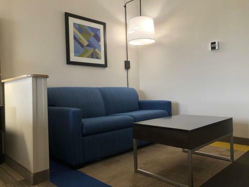 Holiday Inn Express Hotel & Suites Newton Sparta