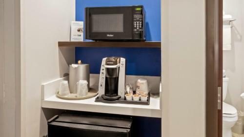 Holiday Inn Express Hotel & Suites Newton Sparta