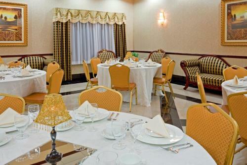 Holiday Inn Express Hotel & Suites Newton Sparta