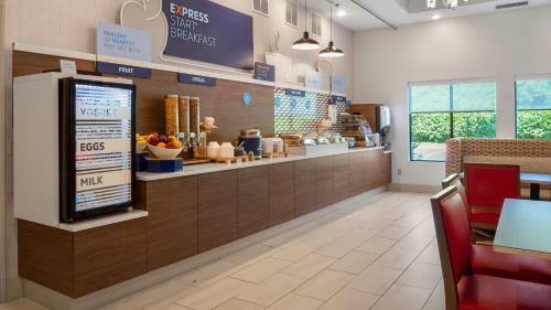 Holiday Inn Express Hotel & Suites Newton Sparta