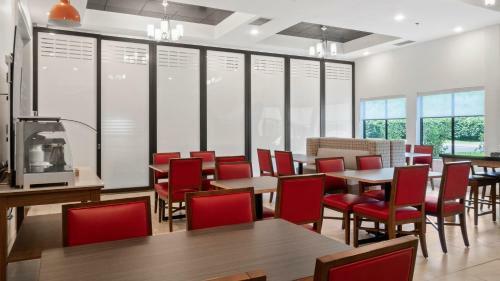 Holiday Inn Express Hotel & Suites Newton Sparta
