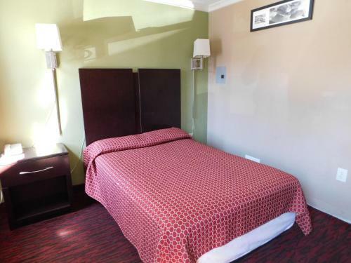 Mounts Motel