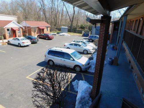 Mounts Motel