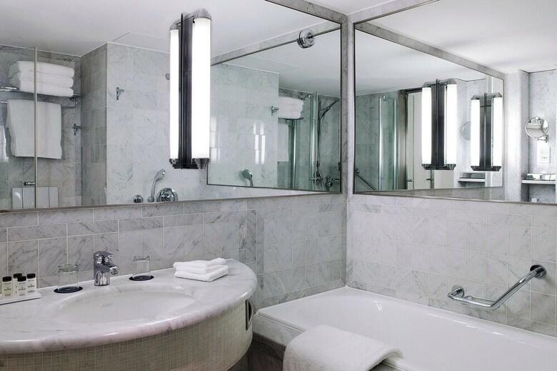 Sheraton Paris Airport Hotel Terminal