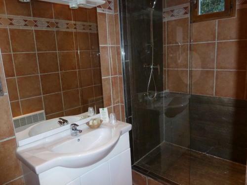 Hotel Logis H�tel R�sidence Les C�dres