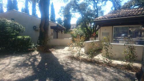Hotel Logis H�tel R�sidence Les C�dres
