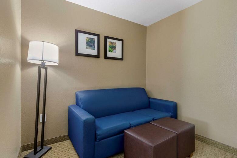 Hotel Comfort Suites Benbrook