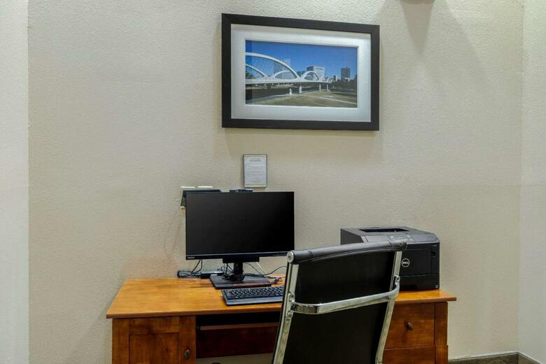 Hotel Comfort Suites Benbrook