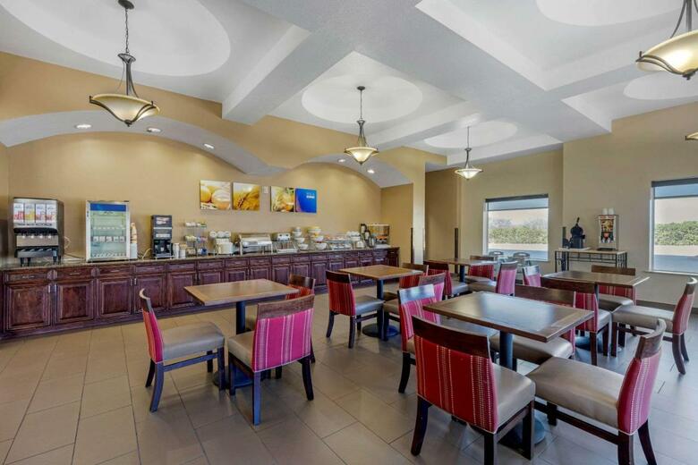 Hotel Comfort Suites Benbrook