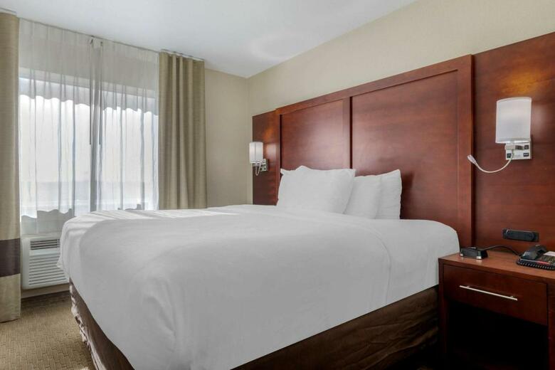 Hotel Comfort Suites Benbrook